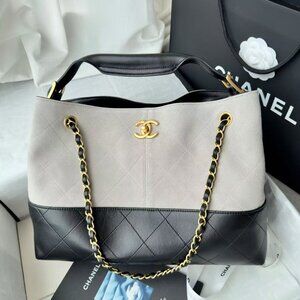 Classic CHANEL Bag: A Stylish and Versatile Choice for Elegance